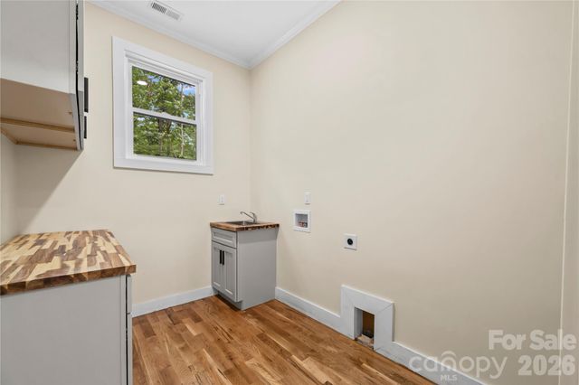 210 Hickory Tree Lane, Hendersonville, NC 28739