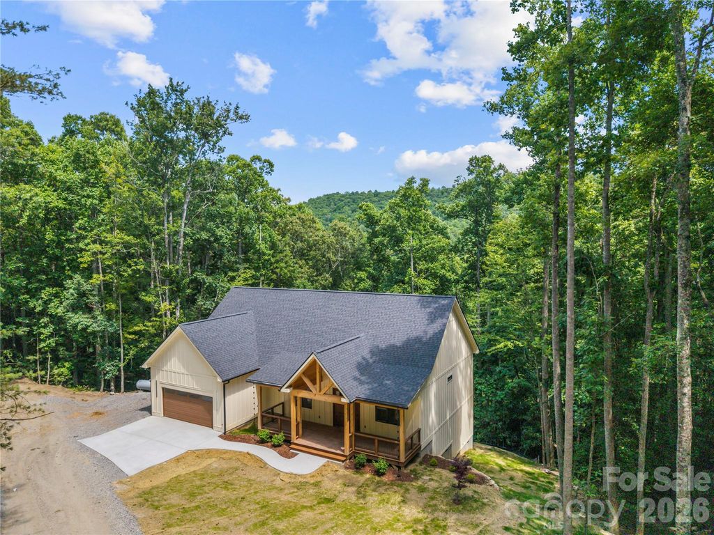 210 Hickory Tree Lane, Hendersonville, NC 28739