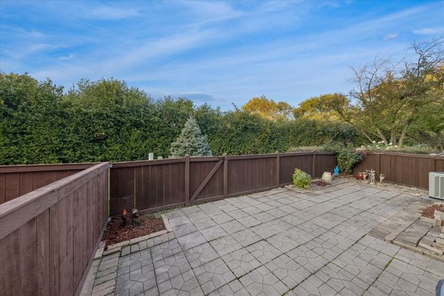 11460 Prescott Lane, Westchester, IL 60154