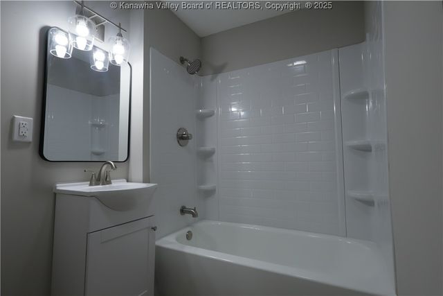 915 9th Street, Nitro, WV 25143