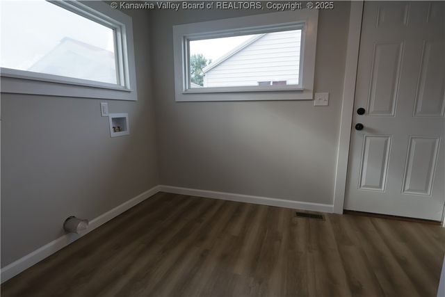 915 9th Street, Nitro, WV 25143