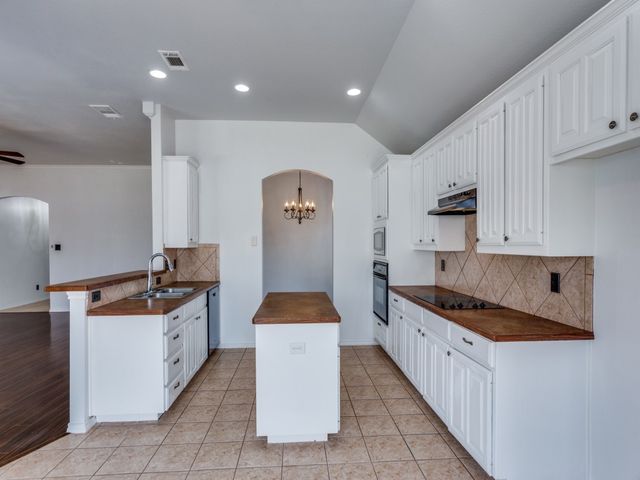 4001 Bedington Lane, Fort Worth, TX 76244