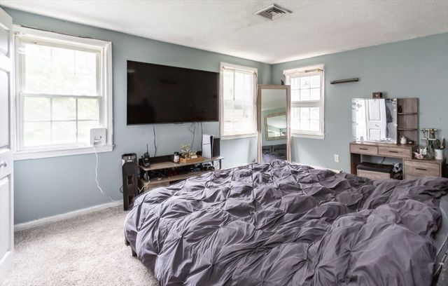 912 Plymouth St, Middleboro, MA 02346