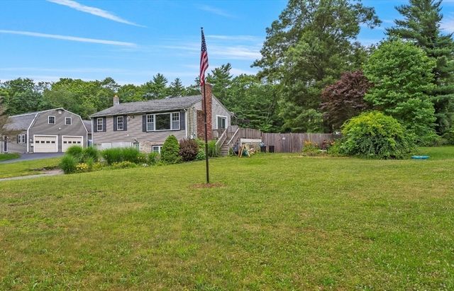 912 Plymouth St, Middleboro, MA 02346
