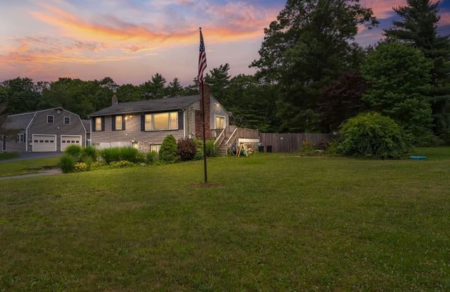 912 Plymouth St, Middleboro, MA 02346