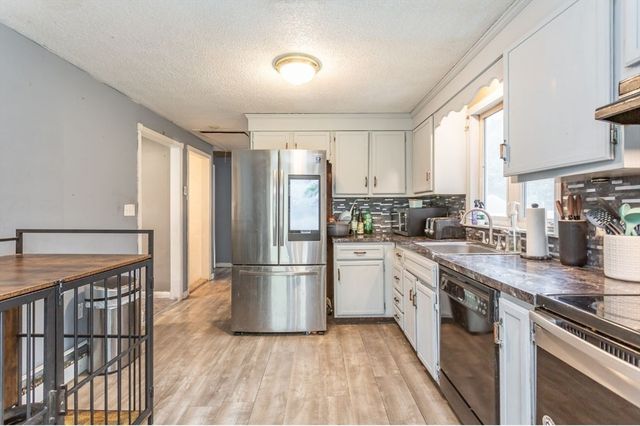 912 Plymouth St, Middleboro, MA 02346