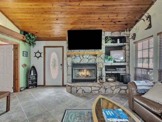 21441 Fm 705, Broaddus, TX 75929