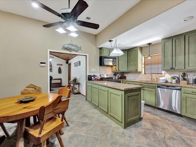 21441 Fm 705, Broaddus, TX 75929