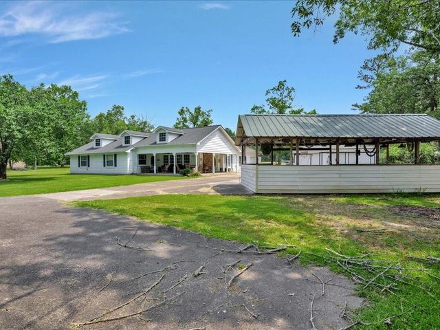 21441 Fm 705, Broaddus, TX 75929