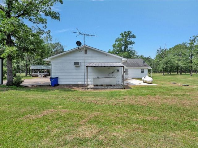 21441 Fm 705, Broaddus, TX 75929
