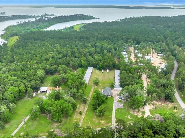 21441 Fm 705, Broaddus, TX 75929