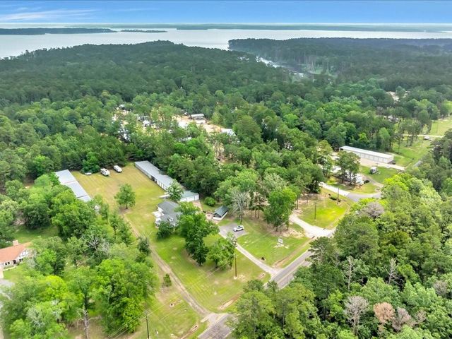 21441 Fm 705, Broaddus, TX 75929