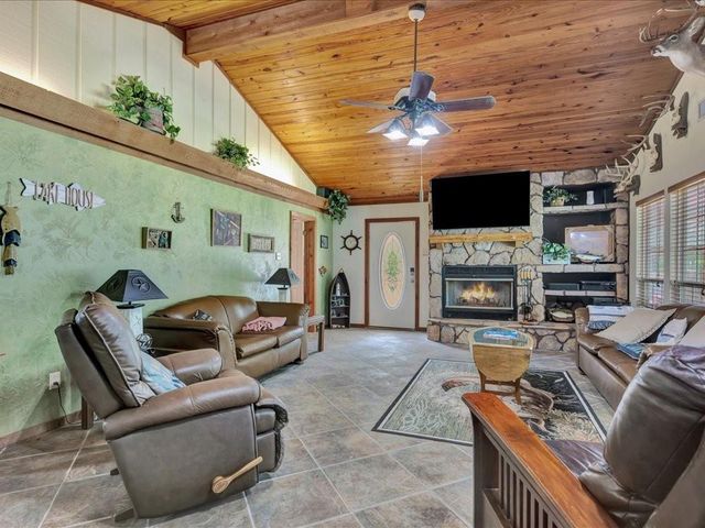 21441 Fm 705, Broaddus, TX 75929