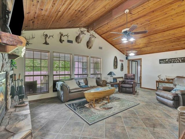 21441 Fm 705, Broaddus, TX 75929