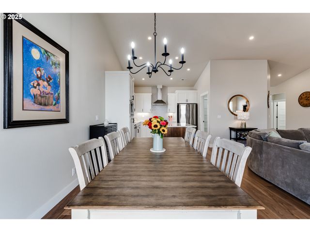 3266 MOUNTAIN CREEK Ln, Springfield, OR 97478