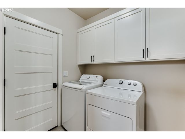 3266 MOUNTAIN CREEK Ln, Springfield, OR 97478