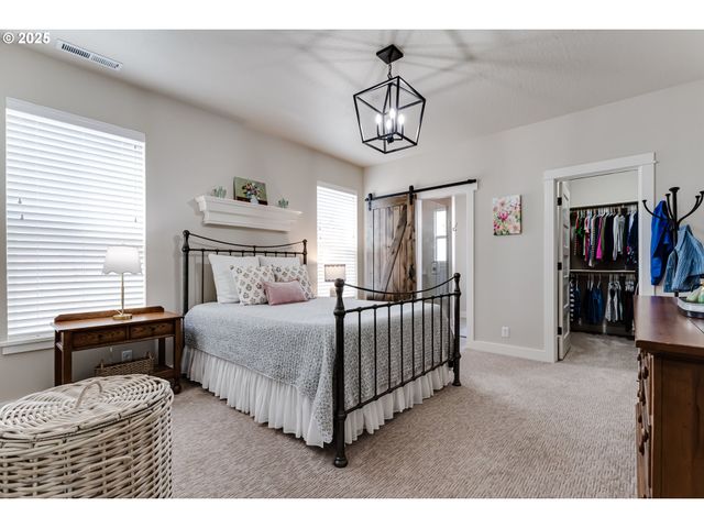 3266 MOUNTAIN CREEK Ln, Springfield, OR 97478