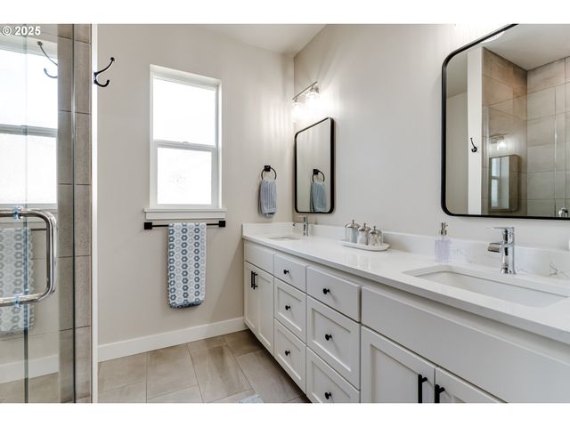 3266 MOUNTAIN CREEK Ln, Springfield, OR 97478