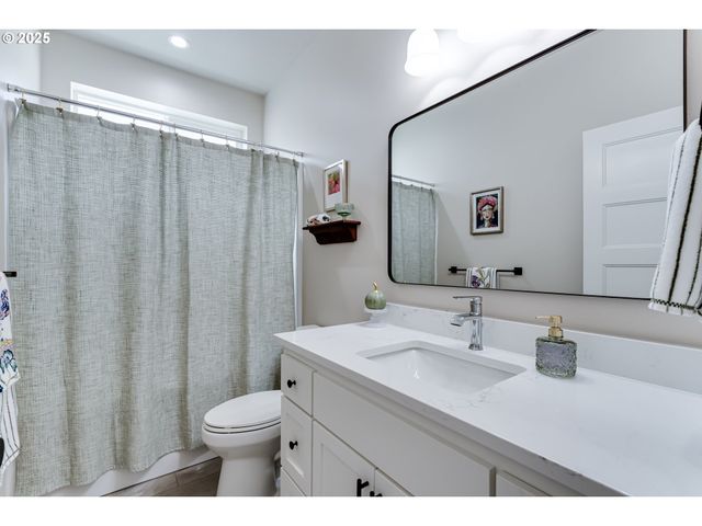 3266 MOUNTAIN CREEK Ln, Springfield, OR 97478