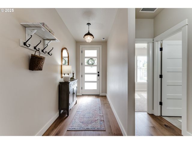 3266 MOUNTAIN CREEK Ln, Springfield, OR 97478