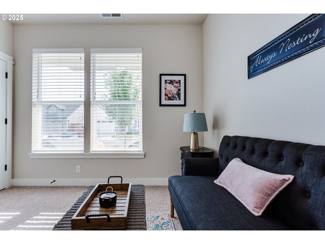 3266 MOUNTAIN CREEK Ln, Springfield, OR 97478