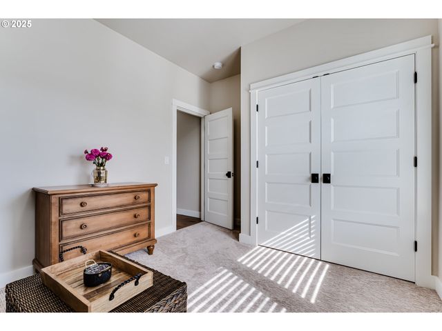 3266 MOUNTAIN CREEK Ln, Springfield, OR 97478