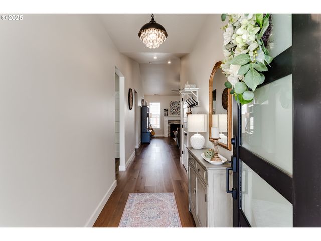 3266 MOUNTAIN CREEK Ln, Springfield, OR 97478