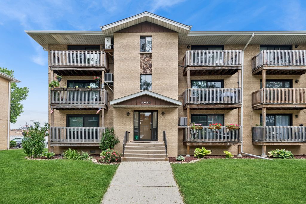 9654 Nottingham Avenue 1A, Chicago Ridge, IL 60415