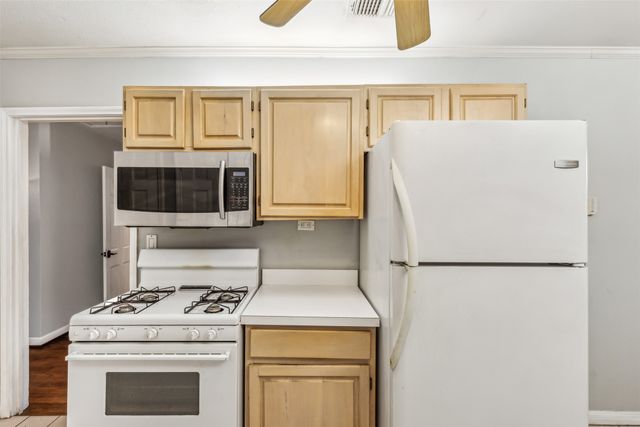 6441 Calmont Avenue, Fort Worth, TX 76116