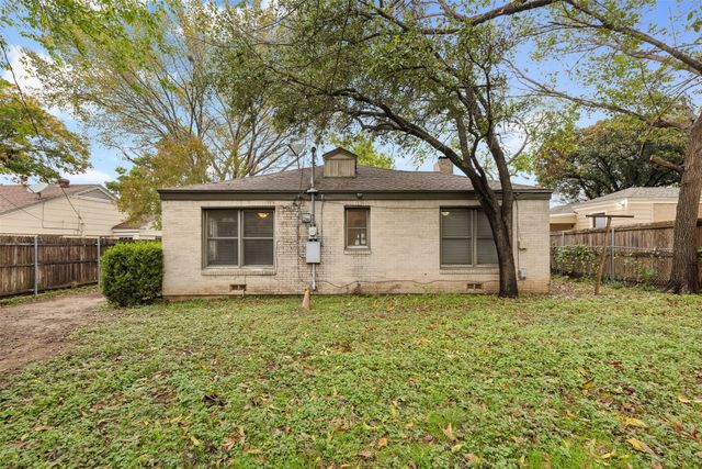 6441 Calmont Avenue, Fort Worth, TX 76116