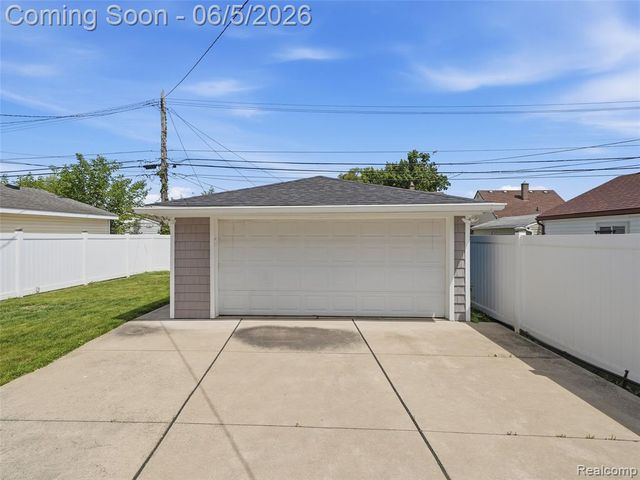 12960 Castle Street, Southgate, MI 48195