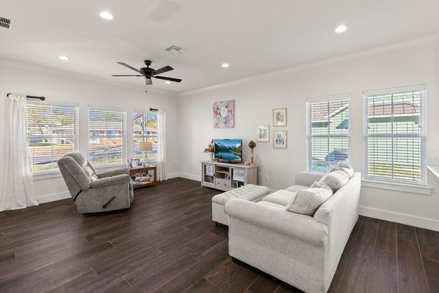 222 E Middle Street, Sulphur Springs, TX 75482