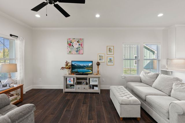 222 E Middle Street, Sulphur Springs, TX 75482