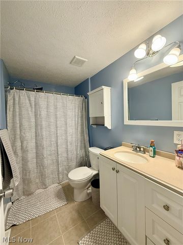 10519 Dewhurst Road, Elyria, OH 44035