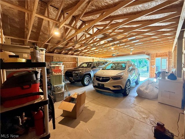 10519 Dewhurst Road, Elyria, OH 44035