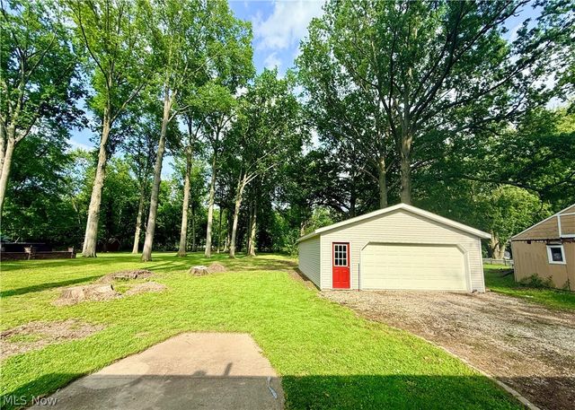 10519 Dewhurst Road, Elyria, OH 44035