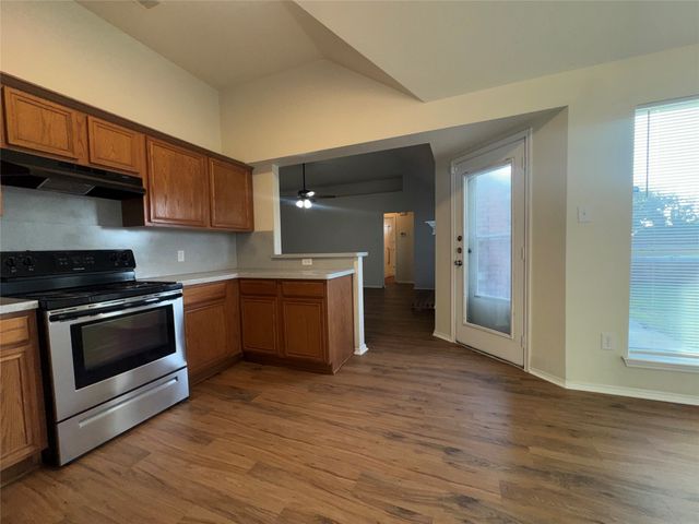 1016 Glenhaven Drive, Hutchins, TX 75141