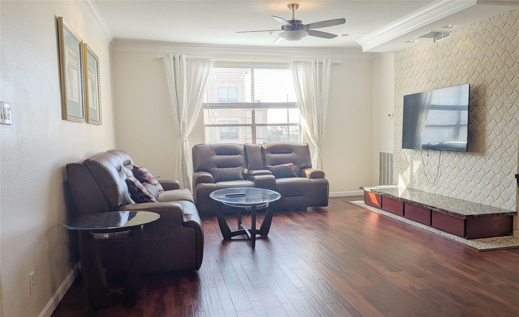 6611 W Sam Houston Parkway S 2G, Houston, TX 77072