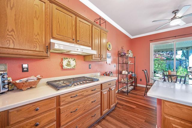 1313 Beckett Dr, Roseville, CA 95747