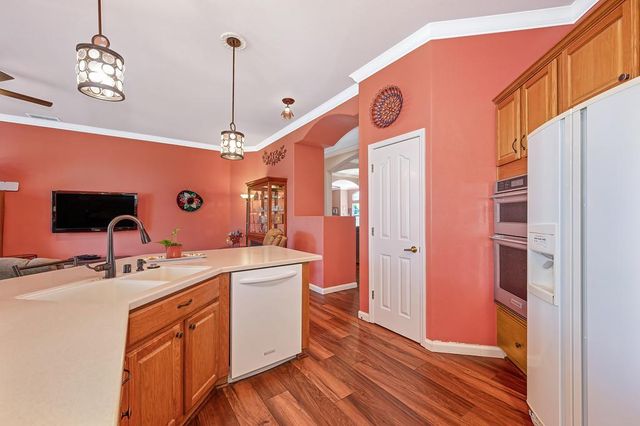 1313 Beckett Dr, Roseville, CA 95747