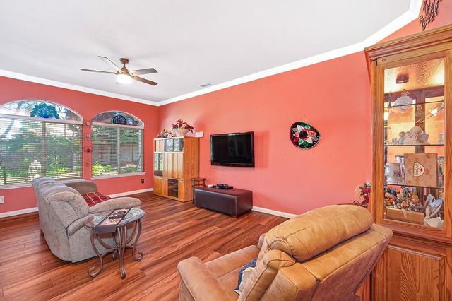 1313 Beckett Dr, Roseville, CA 95747