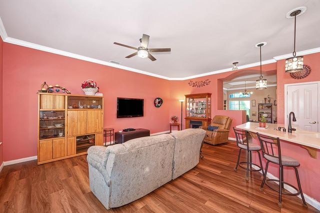 1313 Beckett Dr, Roseville, CA 95747