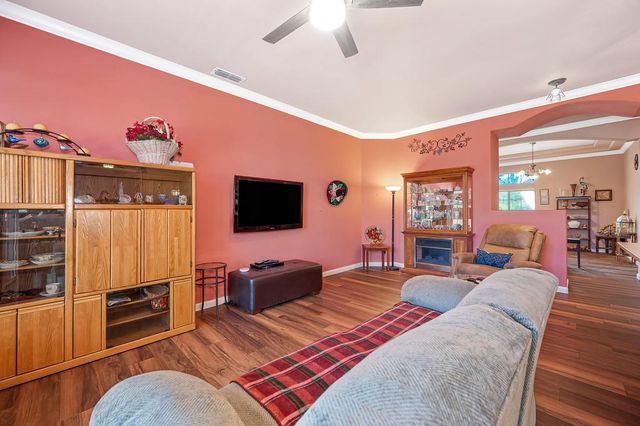 1313 Beckett Dr, Roseville, CA 95747