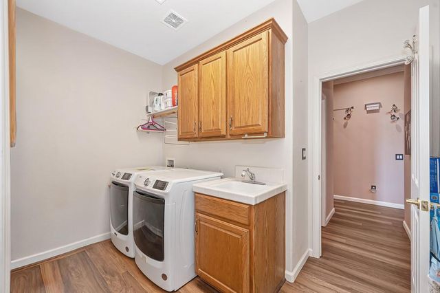 1313 Beckett Dr, Roseville, CA 95747