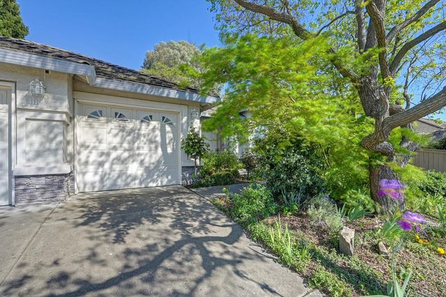 1313 Beckett Dr, Roseville, CA 95747