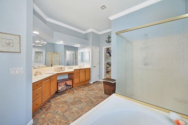 1313 Beckett Dr, Roseville, CA 95747