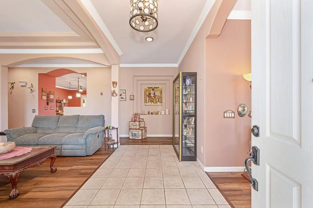 1313 Beckett Dr, Roseville, CA 95747