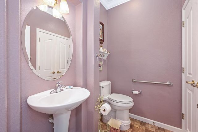 1313 Beckett Dr, Roseville, CA 95747