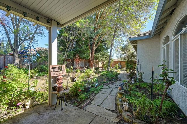 1313 Beckett Dr, Roseville, CA 95747