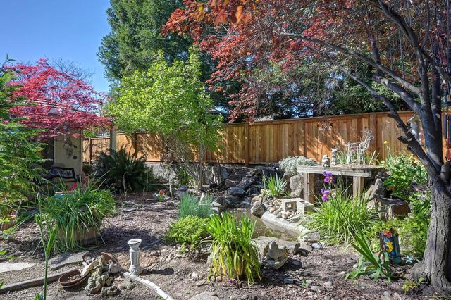 1313 Beckett Dr, Roseville, CA 95747